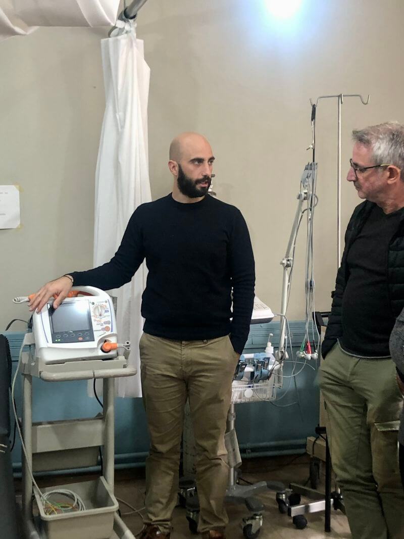 Παρουσίαση και εκπαίδευση του ιατρικού και νοσηλευτικού προσωπικού στη χρήση του νέου μηχανήματος.