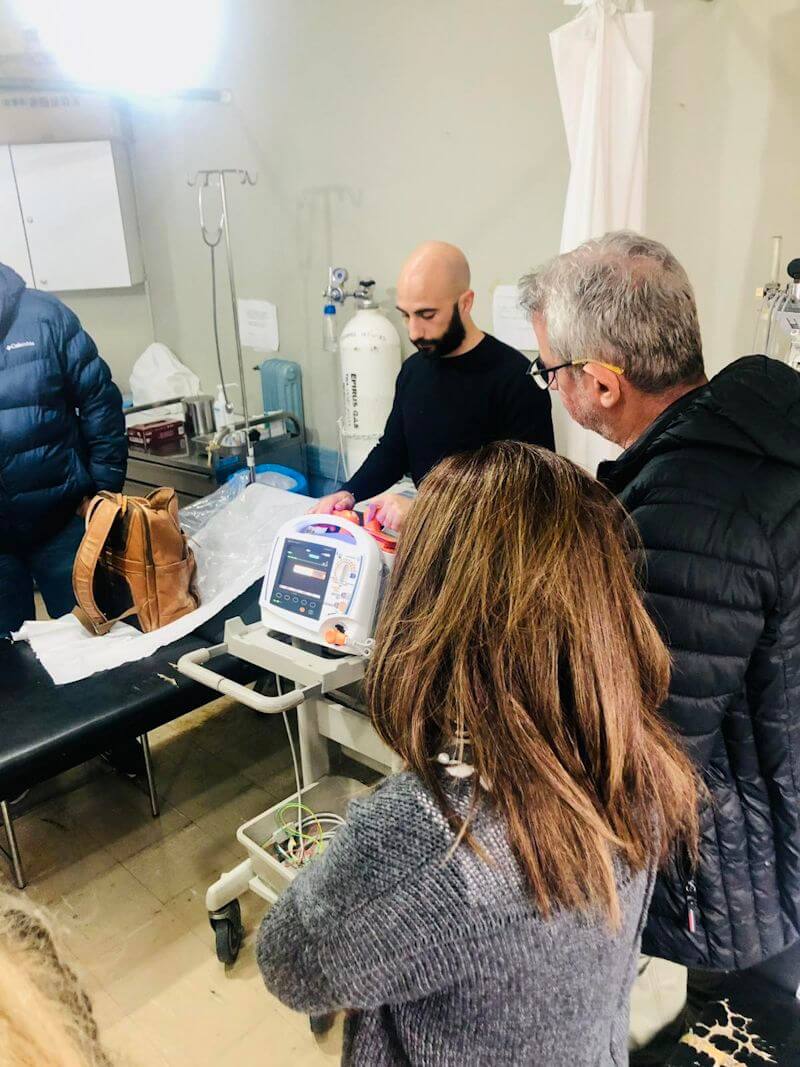 Παρουσίαση και εκπαίδευση του ιατρικού και νοσηλευτικού προσωπικού στη χρήση του νέου μηχανήματος.